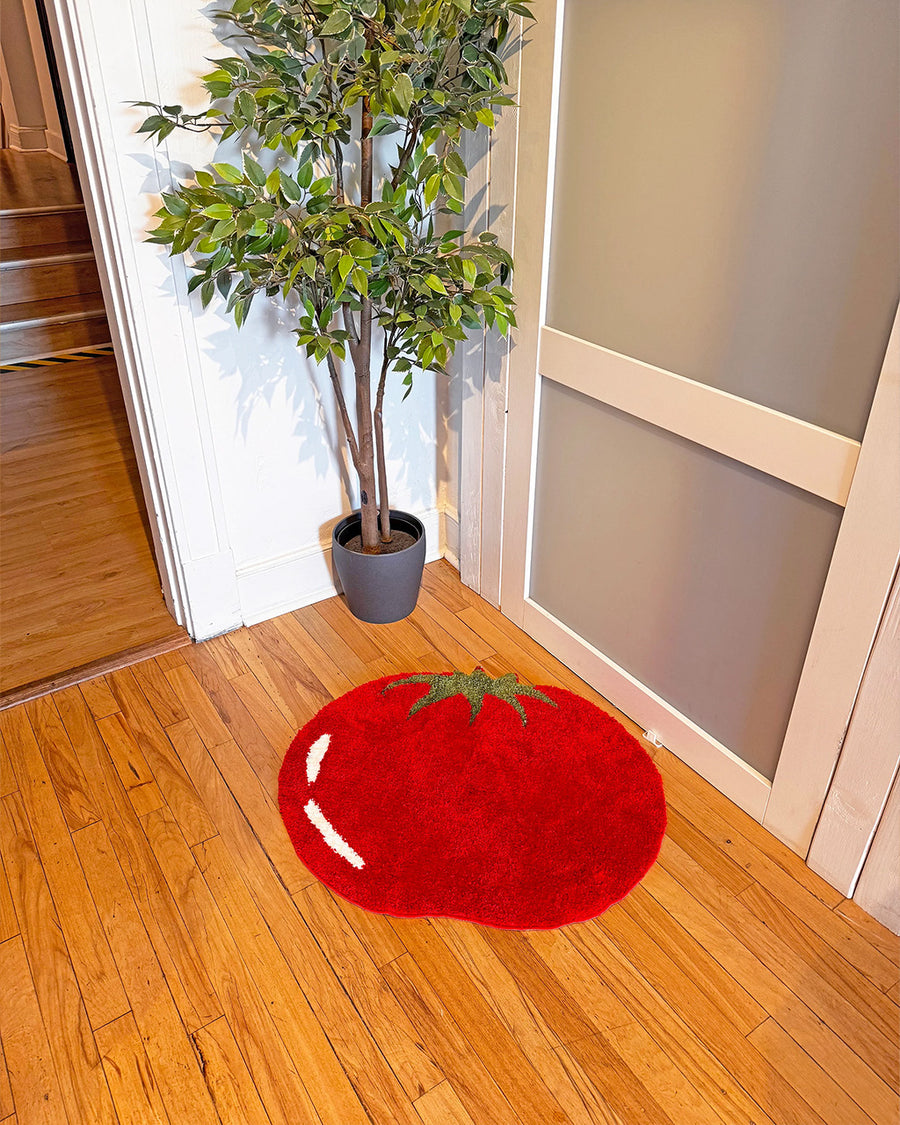 large red beefsteak tomato throw rug