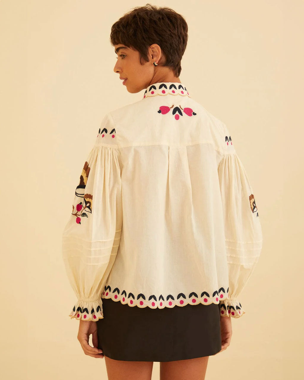 Sand Palms Paradise Embroidered Blouse ban.do