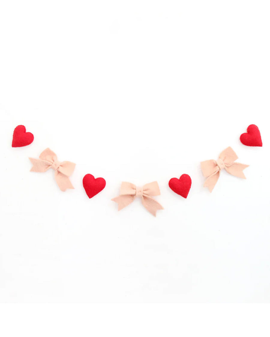 alternating red heart and pink bow garland