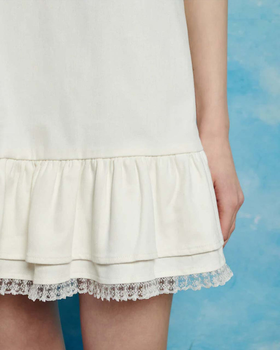 up close of lace and ruffle hem