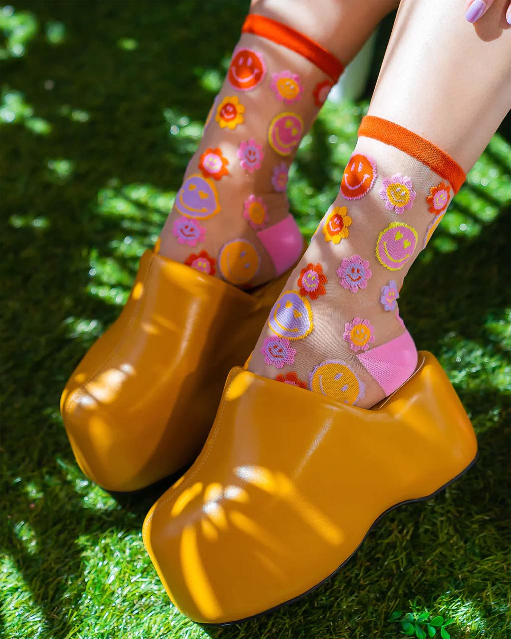 Smiley Face Daisy Sheer Crew Socks Bando 